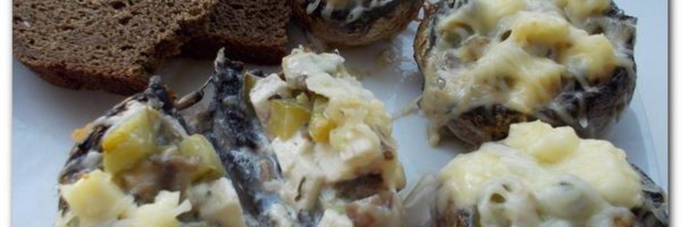 Печеные шампиньоны с адыгейским сыром и соленым огурцом
