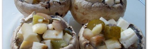 печеные шампиньоны с адыгейским сыром и соленым огурцом