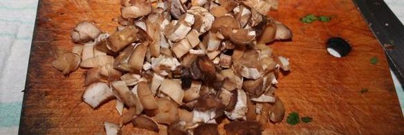 шампиньоны, фаршированные кинзой и брынзой