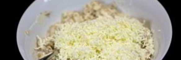 шампиньоны, фаршированные курицей и сыром