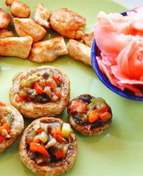 Шампиньоны, фаршированные овощами
