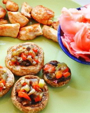 Шампиньоны, фаршированные овощами