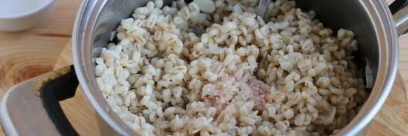 шампиньоны, фаршированные перловкой