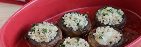 шампиньоны, фаршированные перловкой