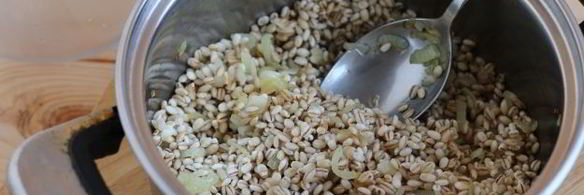 шампиньоны, фаршированные перловкой