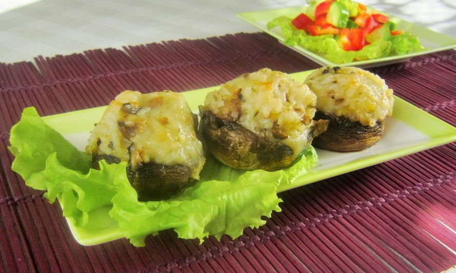 Рецепт шампиньонов, фаршированных рисом и сыром