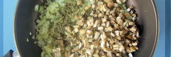 шампиньоны, фаршированные рисом и сыром