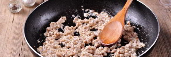 шампиньоны, фаршированные ветчиной и сыром, в духовке