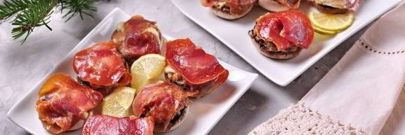 шампиньоны, фаршированные ветчиной и сыром, в духовке