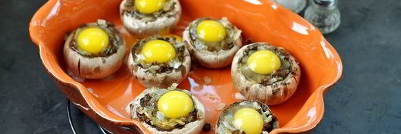 шампиньоны, запеченные с перепелиными яйцами
