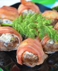 Шампиньоны запеченные в беконе в духовке