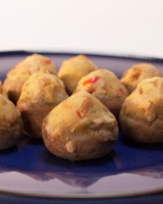 Запеченные шампиньоны с картофельной начинкой