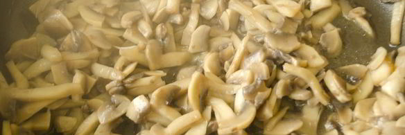 жареные шампиньоны со сметаной