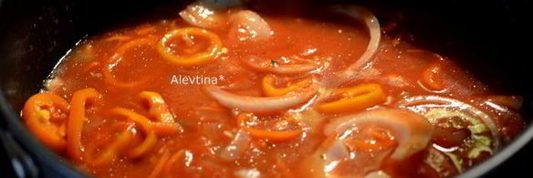 гуляш из куриных желудков