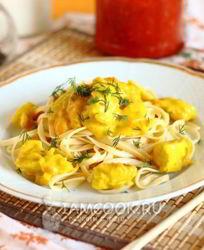 Гуляш из курицы в мультиварке