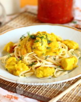 Гуляш из курицы в мультиварке