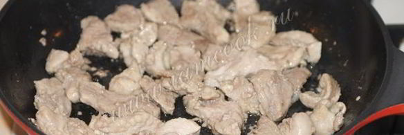 гуляш из свинины с подливкой