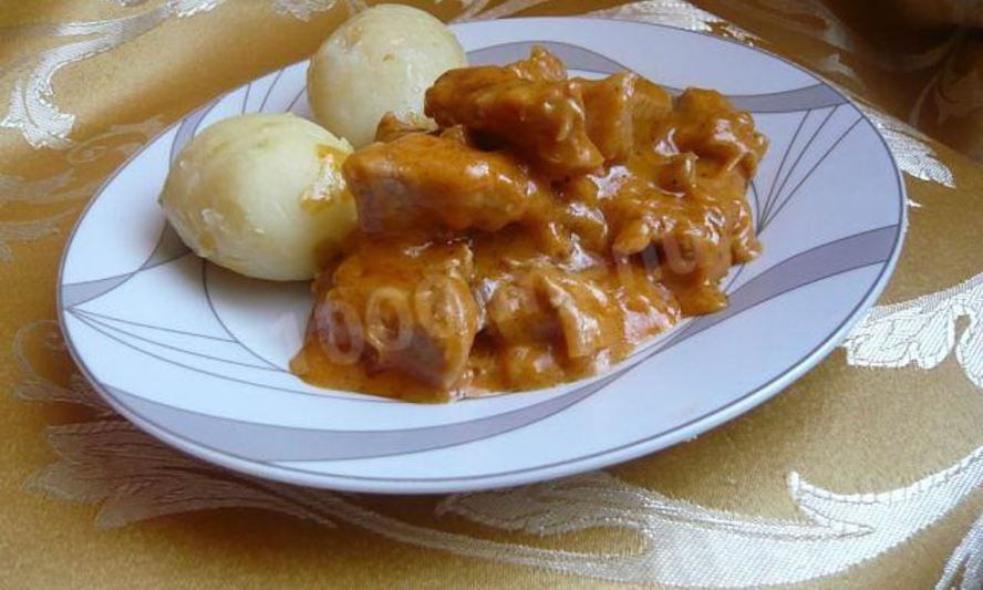 Рецепт гуляша из свинины со сметаной