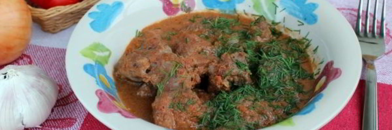 Гуляш из свинины в мультиварке