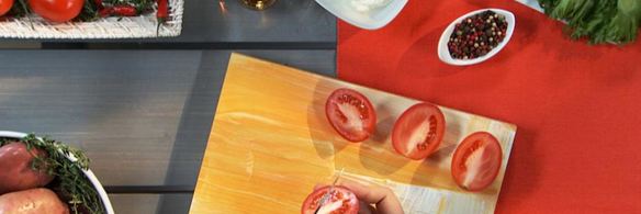 картофельное пюре со сладким перцем и помидорами