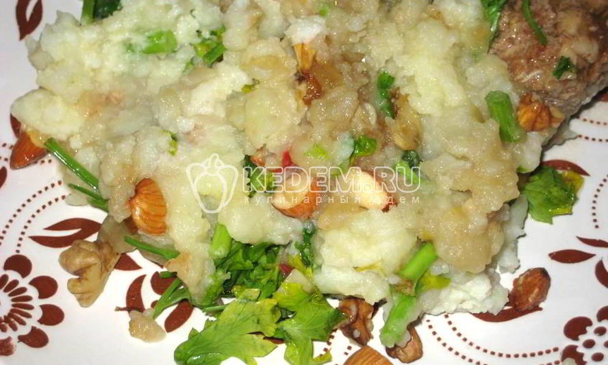 Рецепт картофельного пюре в остром соусе с орехами