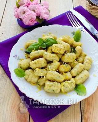 Картофельные ньокки с базиликом