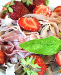 Клубничная лапша