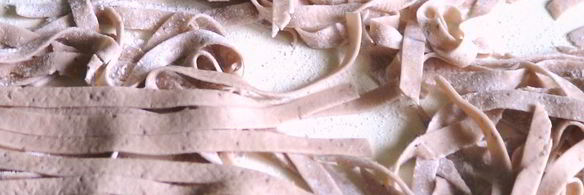 клубничная лапша