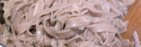 клубничная лапша