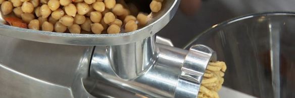 фалафель в пите с соусом гуакамоле и овощами