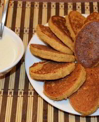 Гороховые котлетки с соусом