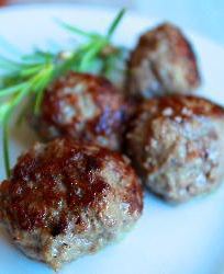 Котлетки из баранины с фетой и розмарином