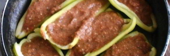 котлетки-лодочки из запеченных перцев с овощами и грибами