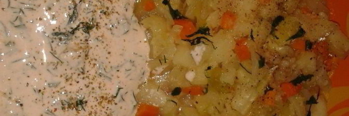 Котлетки с рисом под нежным соусом с капустным гарниром