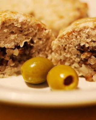 Куриные котлеты, фаршированные гречей и оливками