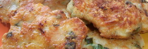 куриные котлеты с кунжутом и зеленым луком