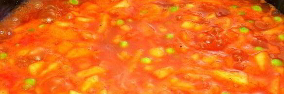 мясные котлеты с необычным подливом из яблока