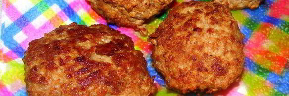 мясные котлеты с необычным подливом из яблока