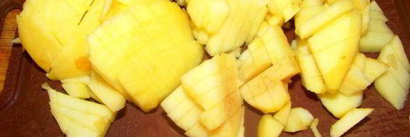 мясные котлеты с необычным подливом из яблока