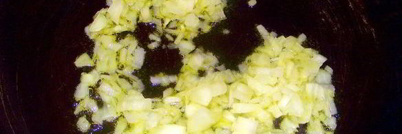 мясные котлеты с необычным подливом из яблока