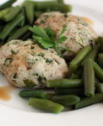 Паровые котлеты из индейки с зеленью