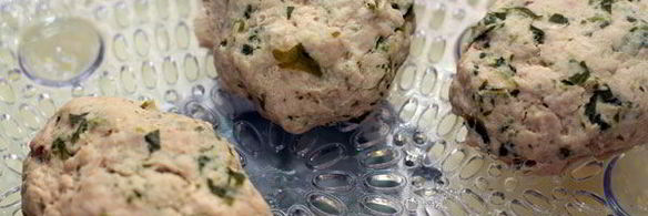 паровые котлеты из индейки с зеленью