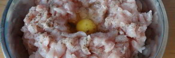 рубленные куриные котлеты со шпинатом