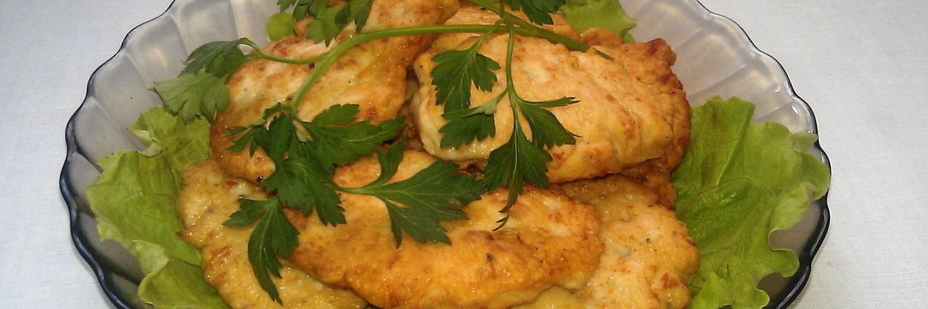 Рубленые куриные котлеты с сыром на сковороде