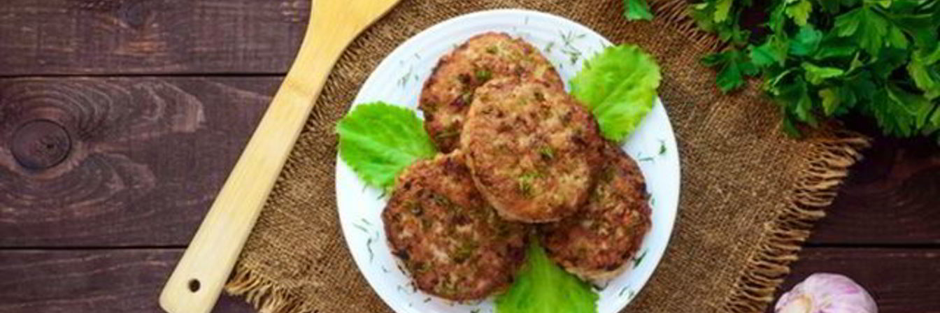 Сочные котлеты с рукколой