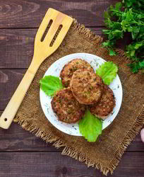 Сочные котлеты с рукколой