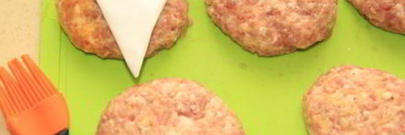 трехцветные котлеты в духовке