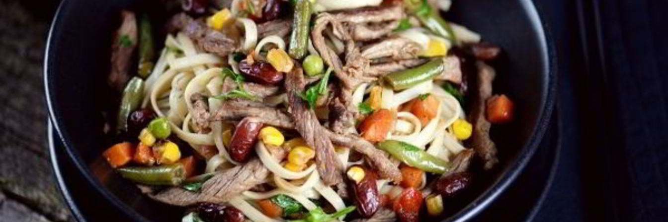 Лапша удон с говядиной и овощами