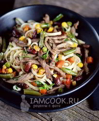 Лапша удон с говядиной и овощами