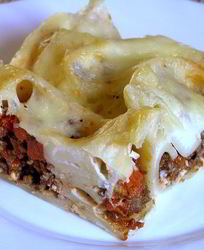 Лазанья из лумакони с мясным соусом по-мексикански